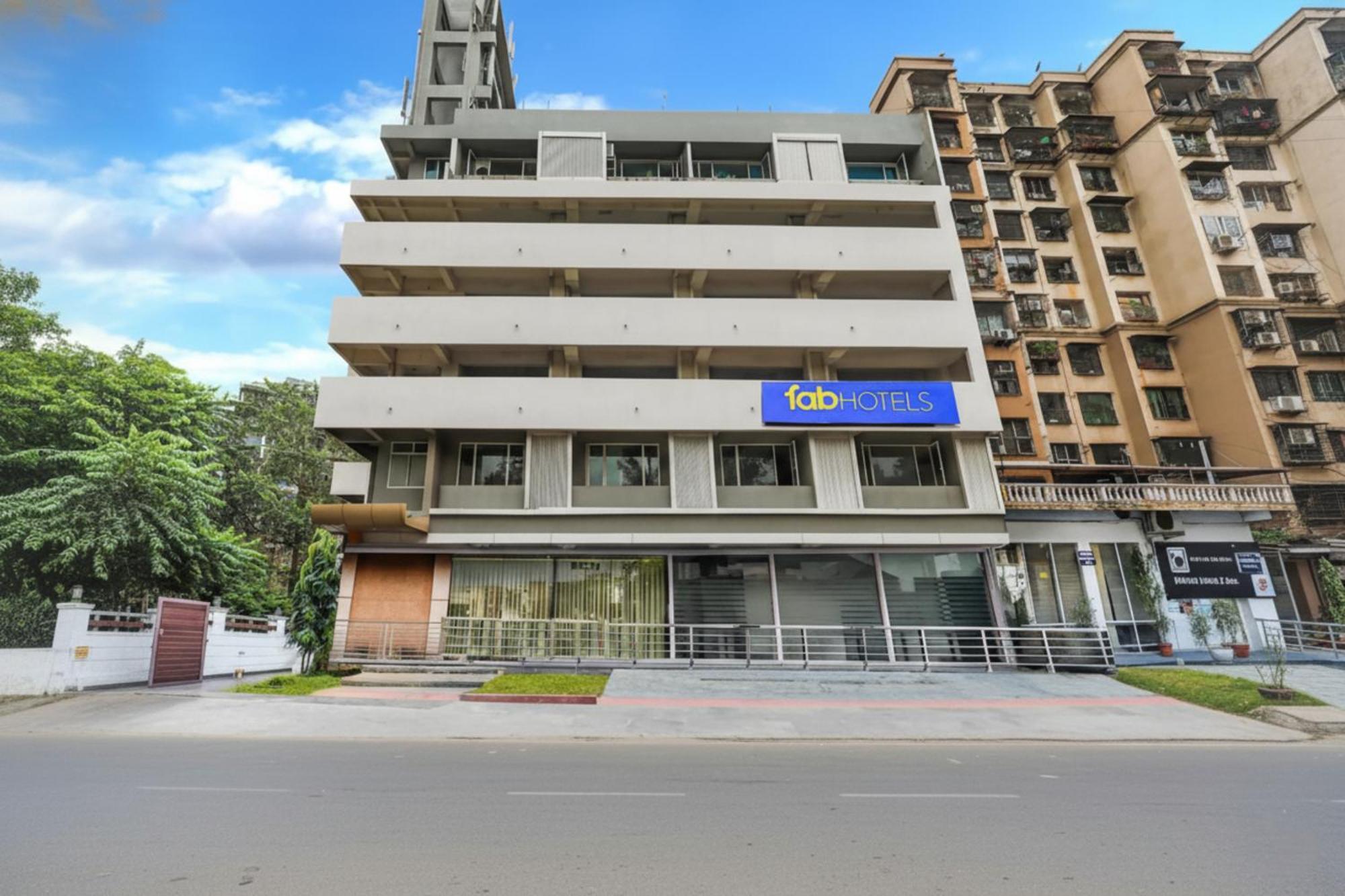 Fabhotel Liwa International - Nr Mumbai International Airport, Mumbai